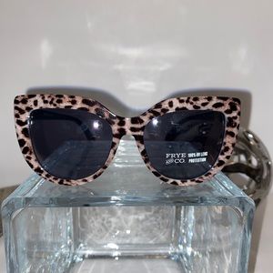 FRYE and co  Cat sunglasses 💯 original authentic